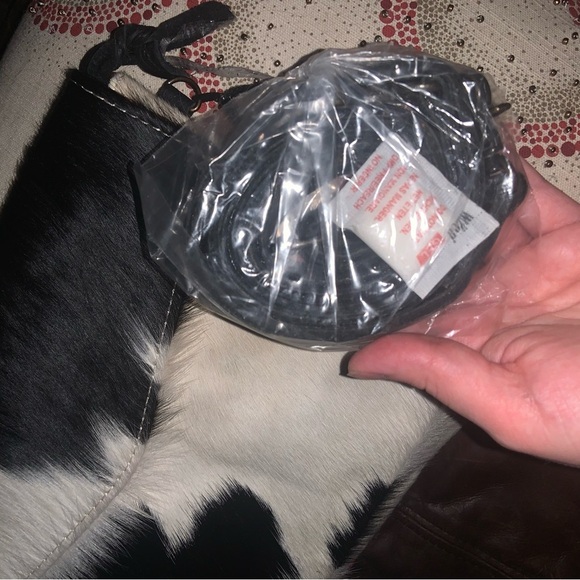 Cattle hide fur leather crossbody Nwt boho cow western spring winter host pick - Picture 4 of 7